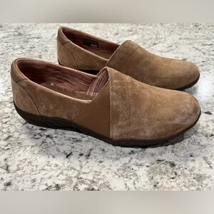 Womens Skechers Slip On Shoes Tan Size 10 Air Cooled Memory Foam Relaxed Fit